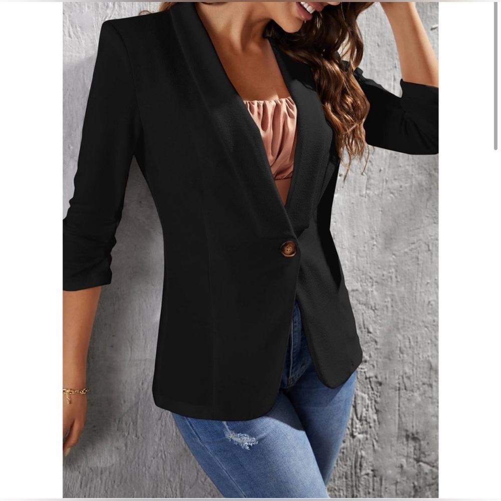 NWT. Minimalist Black One Button 3/4 Ruched Sleeve Blazer